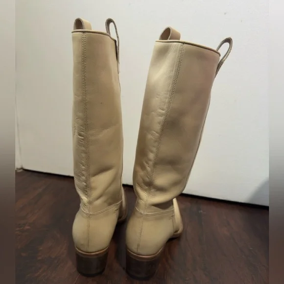 Gucci Women’s Leather Pull On Elegant Beige Boots Sz 8